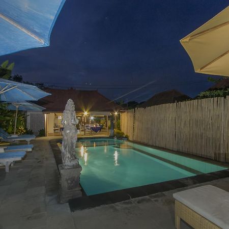 Amora Hut'S Lembongan Exterior photo