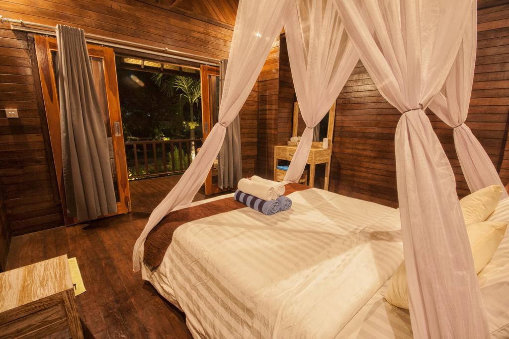 Amora Hut'S Lembongan Room photo