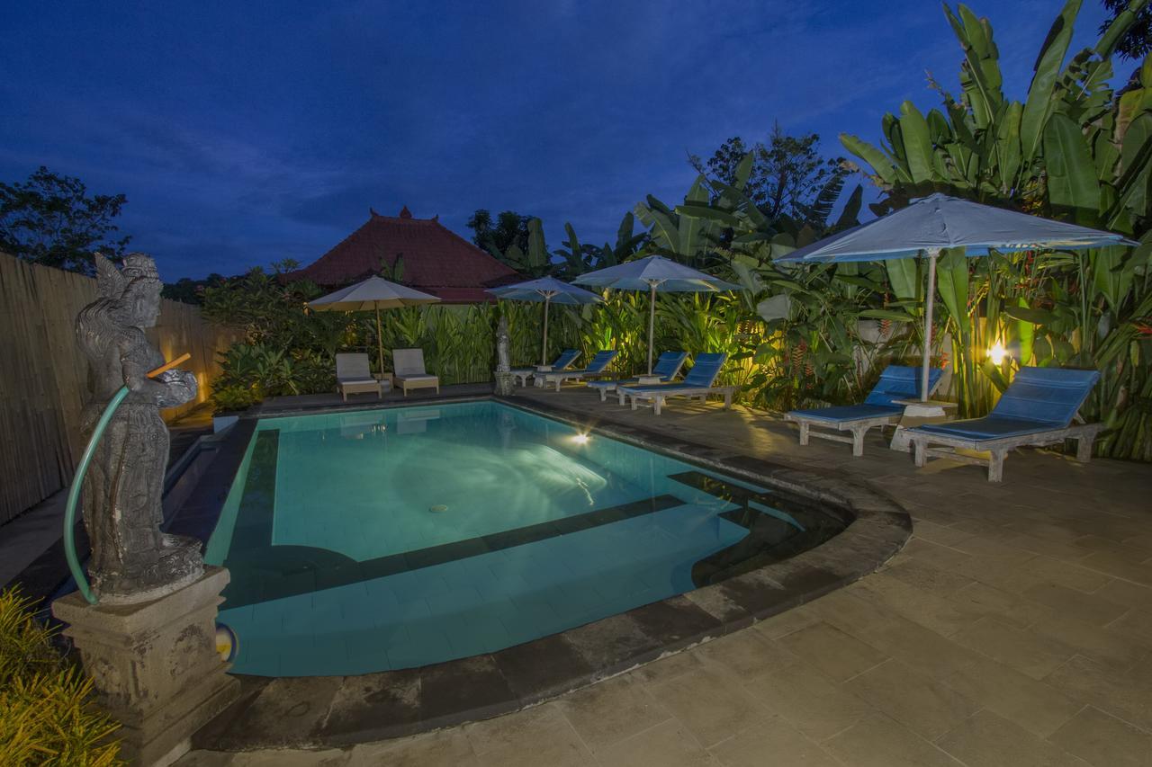 Amora Hut'S Lembongan Exterior photo