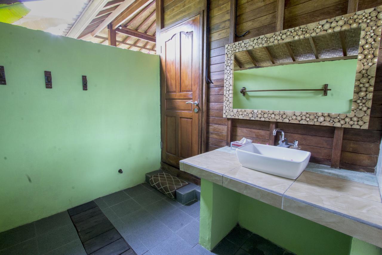 Amora Hut'S Lembongan Exterior photo