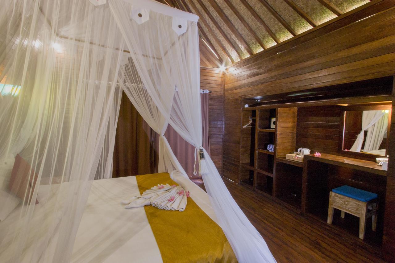 Amora Hut'S Lembongan Exterior photo